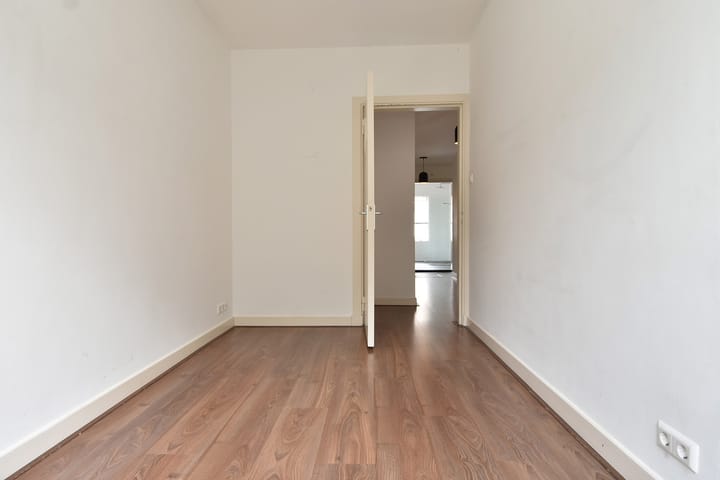 Foto 14 van Van Beuningenstraat 18-A