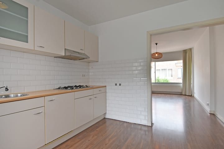 Foto 20 van Van Beuningenstraat 18-A