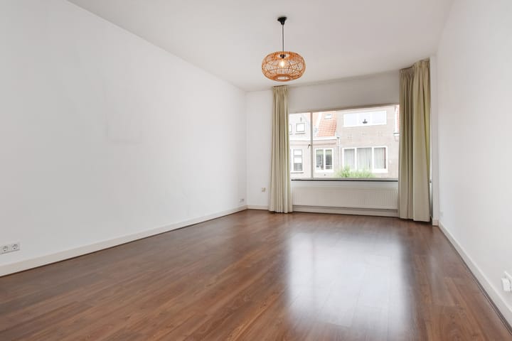 Foto 21 van Van Beuningenstraat 18-A