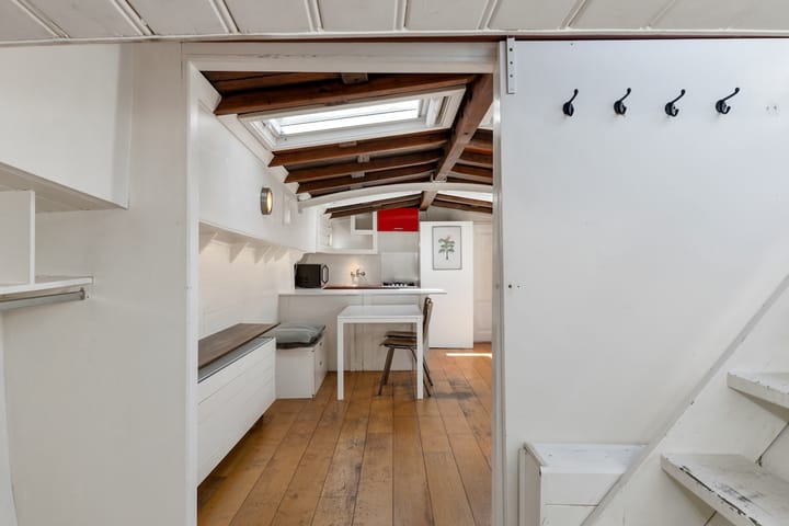 Photo 10 of Binnenkant 1-B