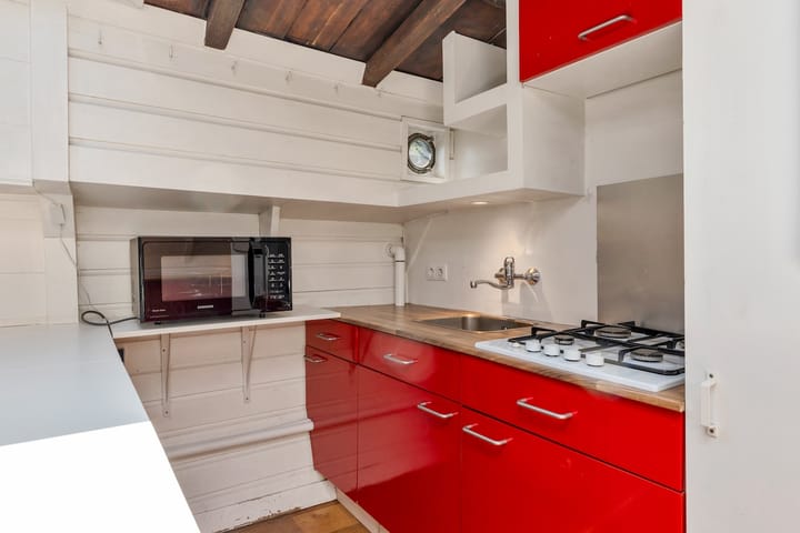 Photo 17 of Binnenkant 1-B