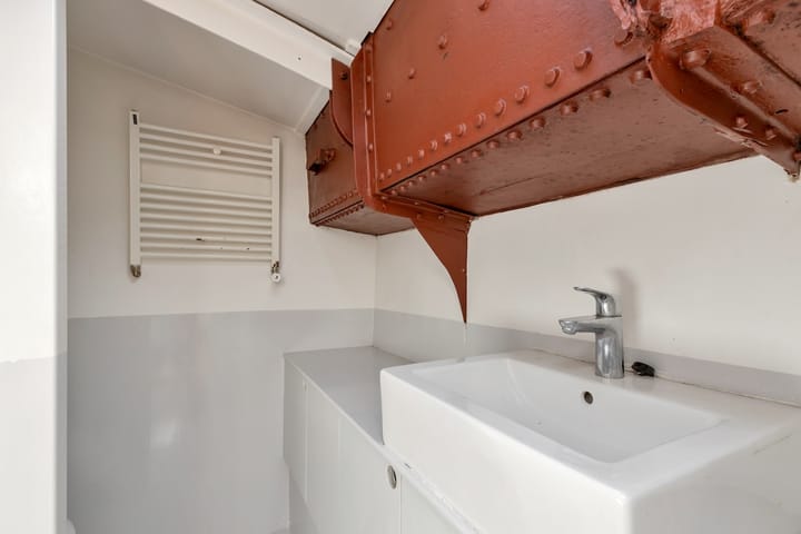 Photo 22 of Binnenkant 1-B