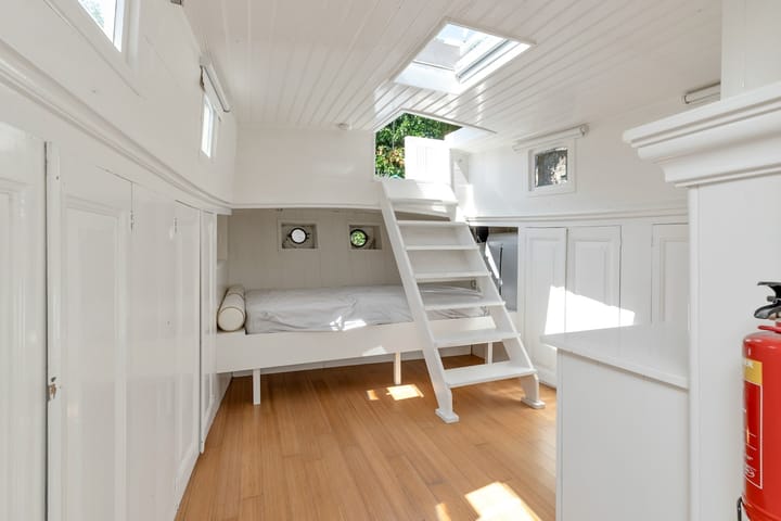 Photo 27 of Binnenkant 1-B