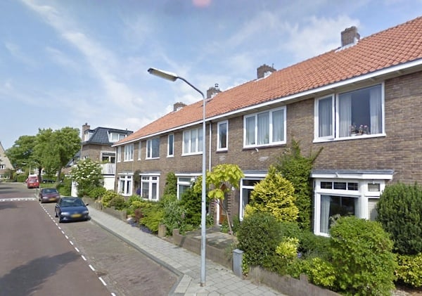 Professor Van der Waalsstraat 9