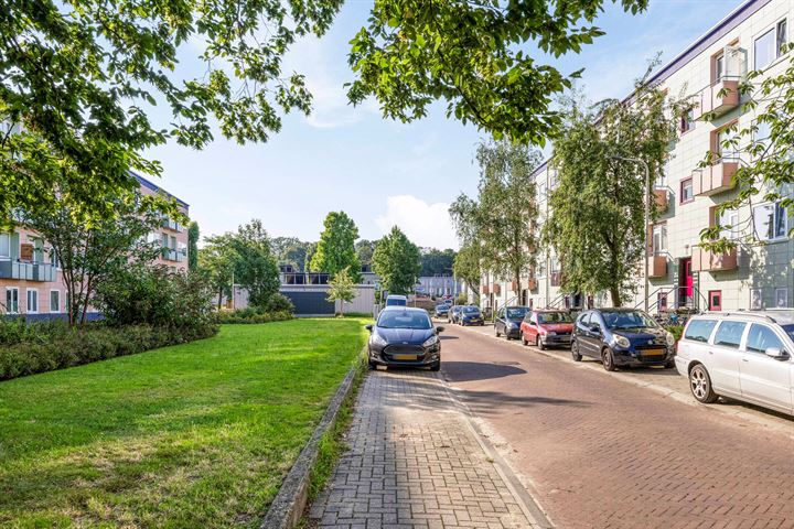 Bekijk foto 3 van Rozemarijnstraat 97