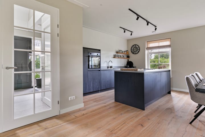 Foto 12 van Honte 9-R