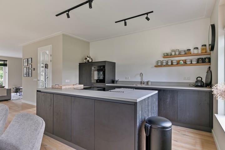 Foto 13 van Honte 9-R