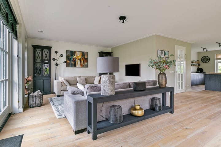 Foto 18 van Honte 9-R