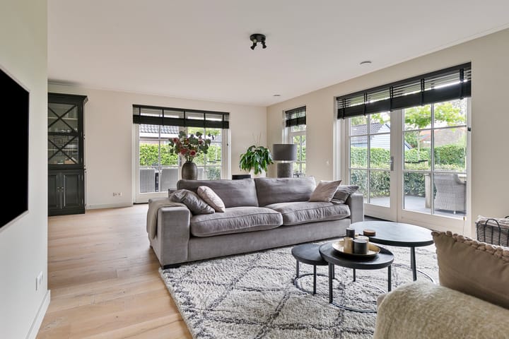 Foto 19 van Honte 9-R