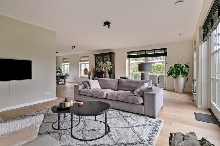 Foto 20 van Honte 9-R