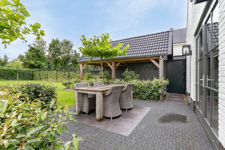 Foto 33 van Honte 9-R