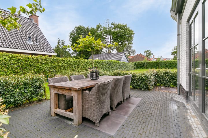 Foto 32 van Honte 9-R