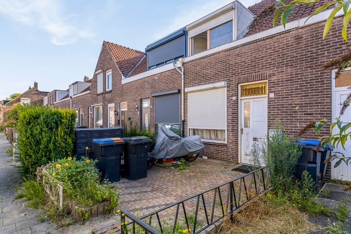 Bekijk foto 1 van Outshoornstraat 84