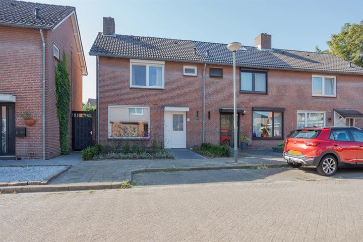 Bekijk foto 1 van Nieuwstraat 144