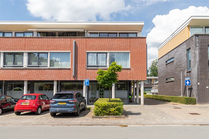 Bekijk foto 47 van Mathenessestraat 63-B3