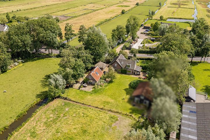 Bekijk foto 2 van Nieuw-Loosdrechtsedijk 194