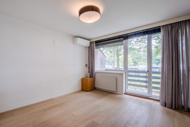 Foto 15 van Burg. Vogelslaan 142