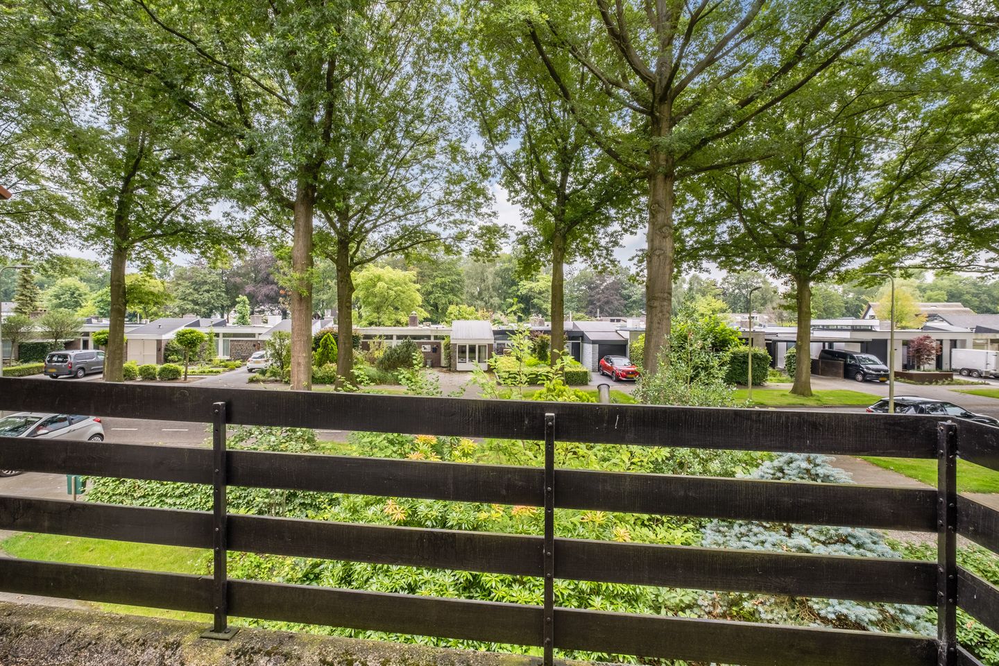 Foto 34 van Burg. Vogelslaan 142