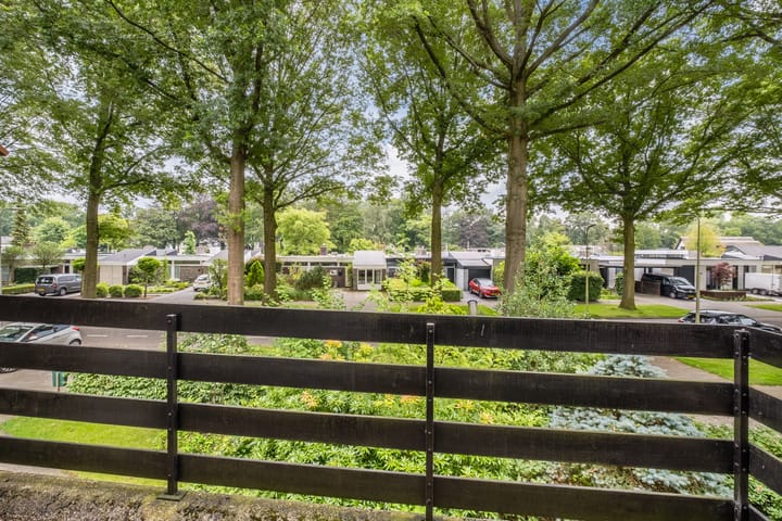 Foto 34 van Burg. Vogelslaan 142