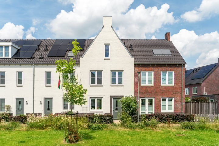 Bekijk foto van Agatha Christiestraat 18
