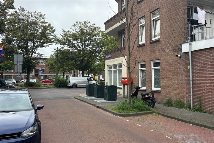 Bekijk foto 3 van Spakenburgsestraat 1