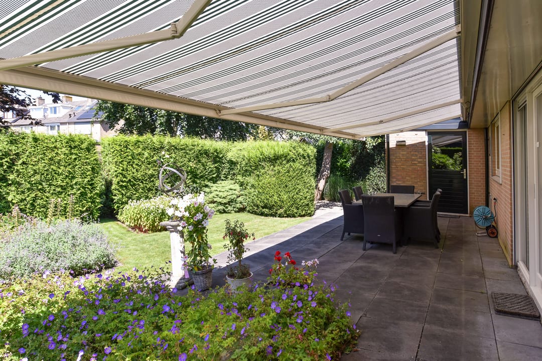 Foto 38 van Dokter Mees ten Oeverlaan 21