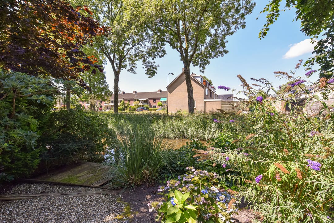 Foto 43 van Dokter Mees ten Oeverlaan 21