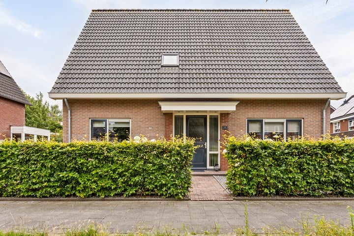 Bekijk foto 3 van Aagje Dekenlaan 4