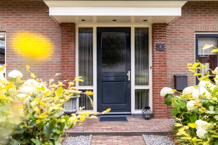 Bekijk foto 4 van Aagje Dekenlaan 4