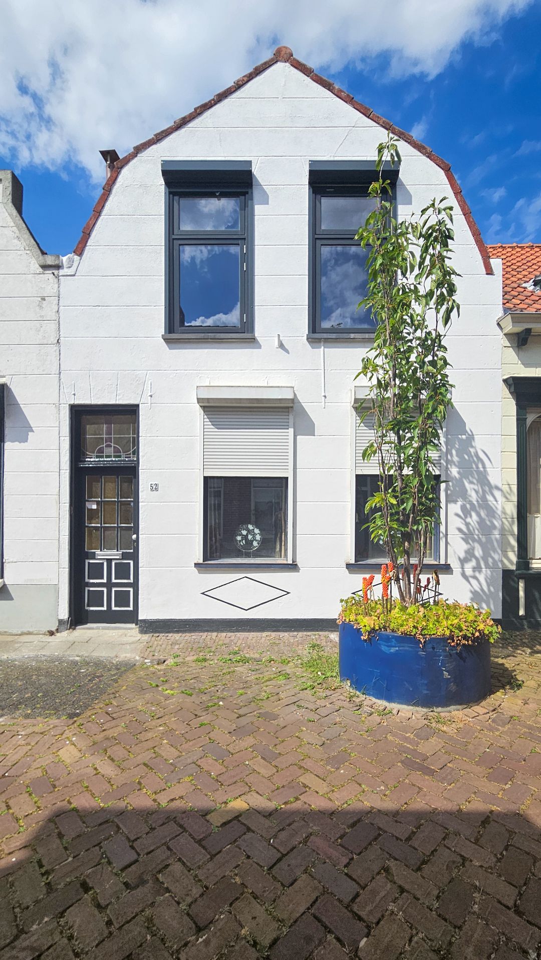 Photo 1 of Tholensstraat 52
