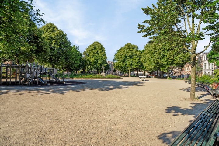 Bekijk foto 36 van Koningsplein 44