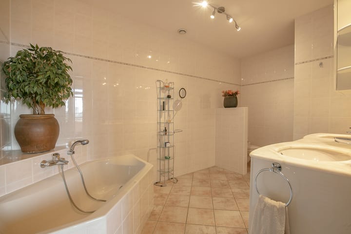 Foto 29 van Veldmaarschalk Montgomerylaan 109-A