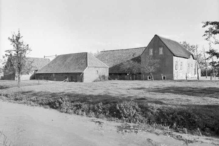 Bekijk foto 4 van Noord IJsseldijk 28