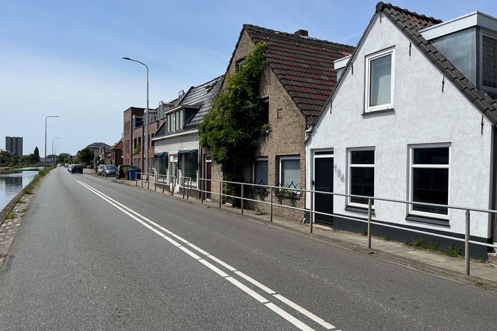 Bekijk foto 1 van Delftsestraatweg 154