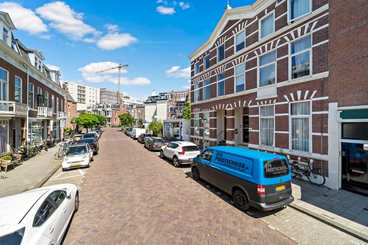 Bekijk foto 4 van Renbaanstraat 8