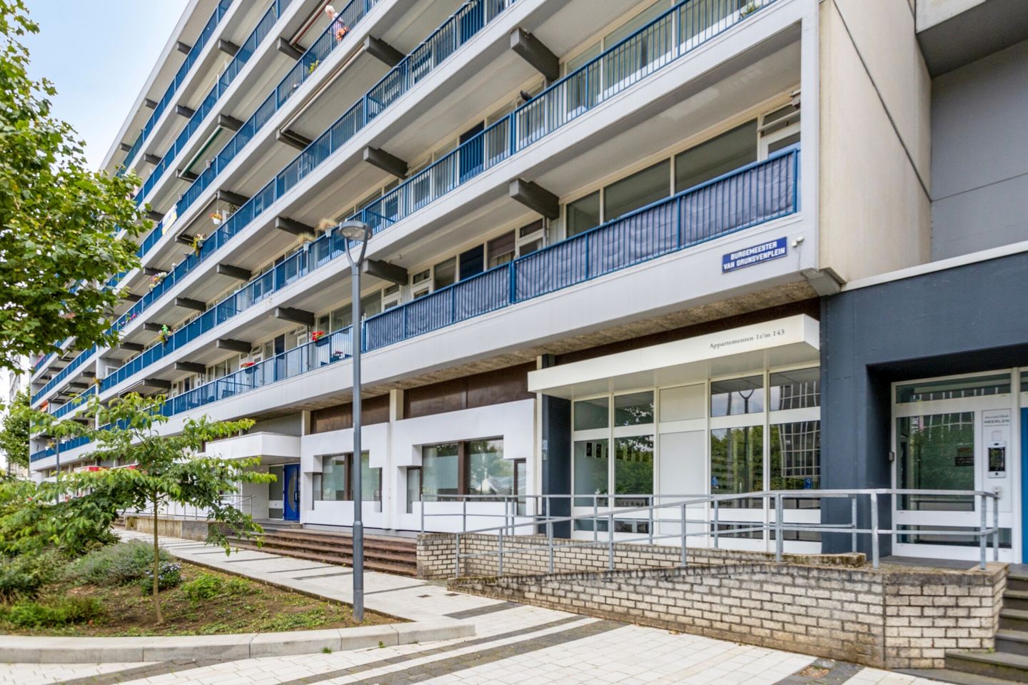 Foto 1 van Burg. van Grunsvenplein 45