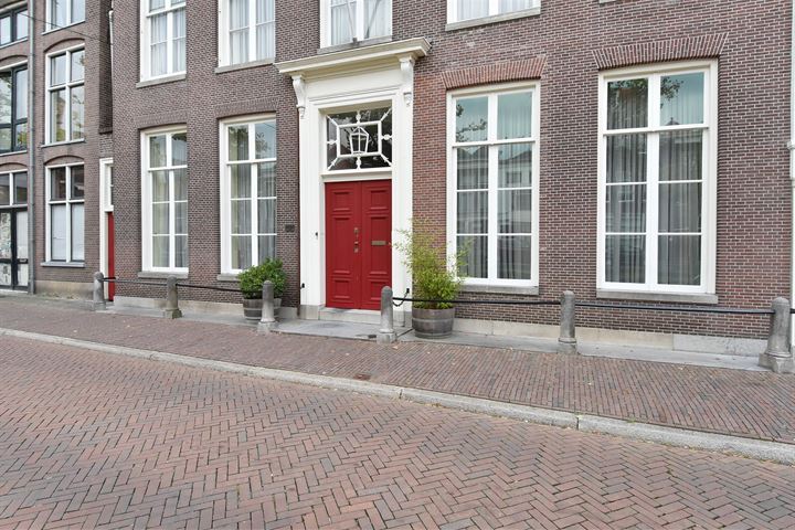 View photo 2 of Noordeinde 31