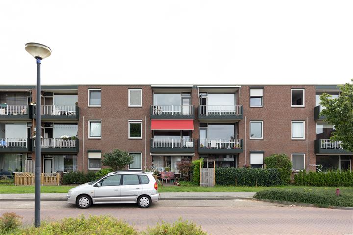 Bekijk foto 2 van B.H. Heldtstraat 28