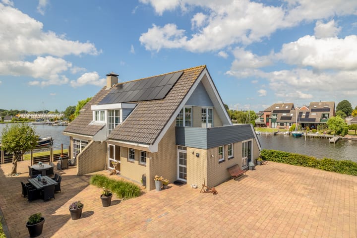 Fluessenstraat 15