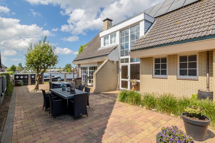 Foto 47 van Fluessenstraat 15