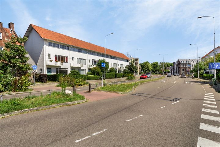 Bekijk foto 2 van St Jorislaan 14