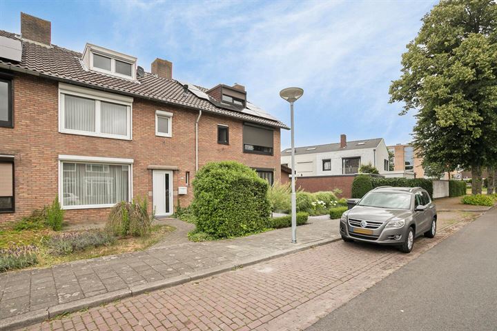 Bekijk foto 3 van Burgemeester Houbenstraat 45