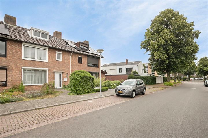 Bekijk foto 4 van Burgemeester Houbenstraat 45