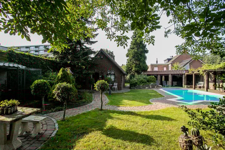 Photo 49 of Bongerdstraat 243