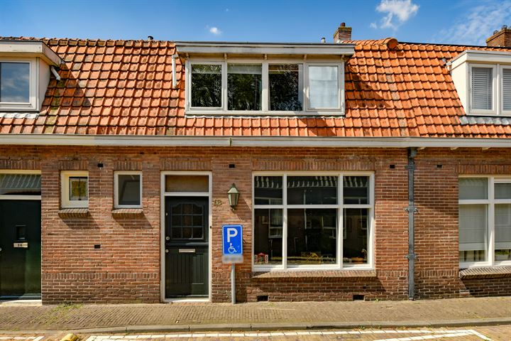 View photo 2 of Singelstraat 18