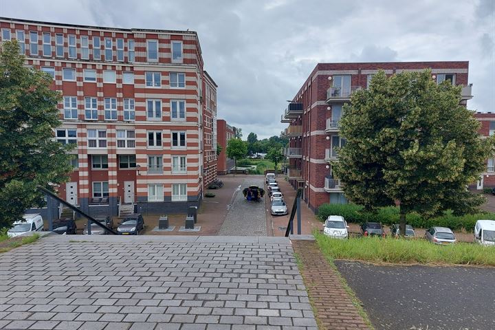 Bekijk foto 33 van Frontonstraat 5