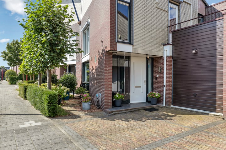 Bekijk foto 2 van Willem Walravenhove 34