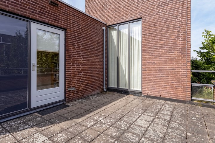 Bekijk foto 36 van Guldenroedestraat 15