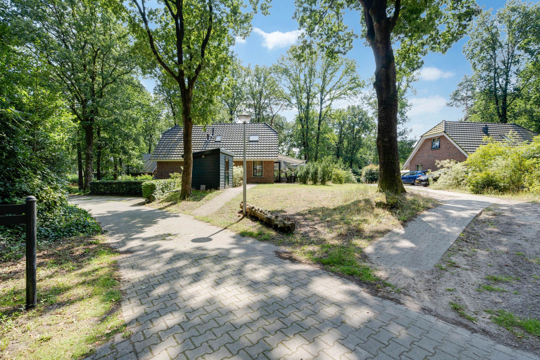 Foto 24 van Hof van Halenweg 2-25