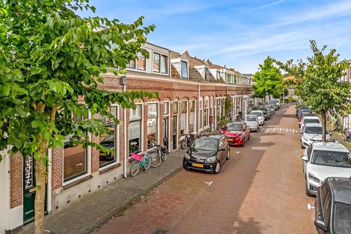 Bekijk foto 31 van Floresstraat 12